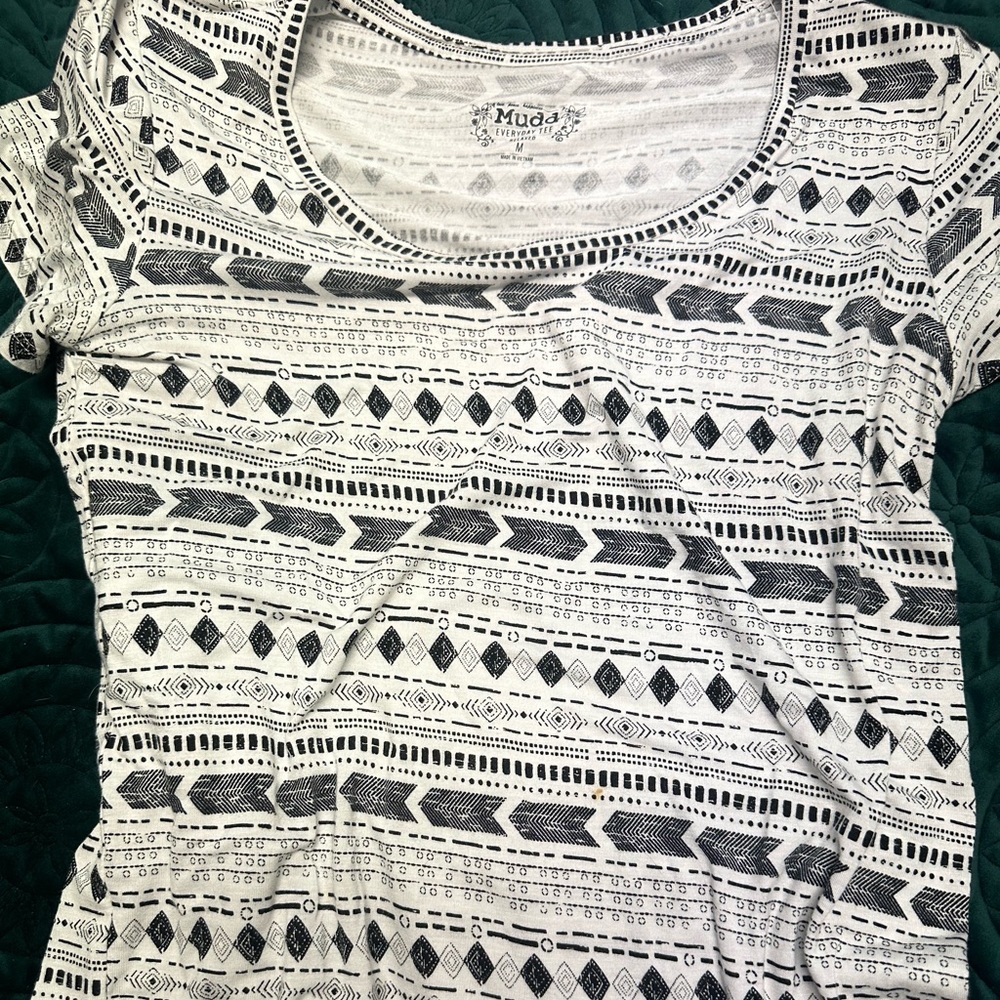 White & black, boho style t-shirt. SUPER SOFT size medium